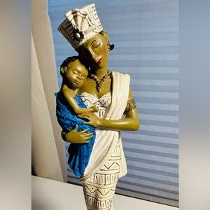 Vintage Avon Collectible Figurine – Mother & Child (1997)